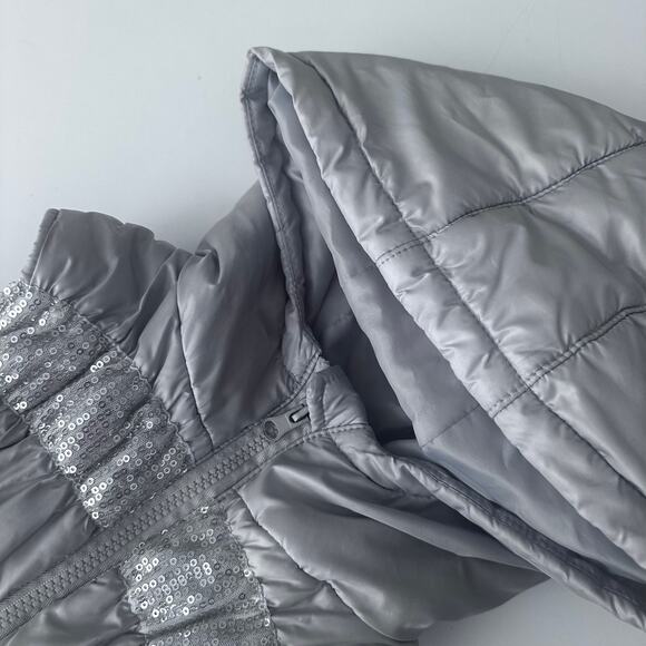 Girls' HEART~n~CRUSH Silver Sequin Puffer Vest - Medium - Picture 3 of 5